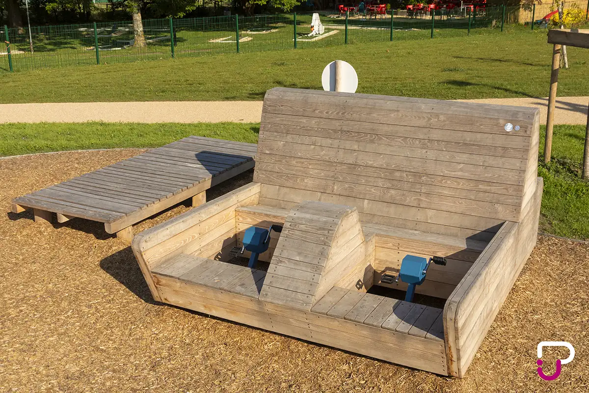 Pédalier avec borne de recharge smartphone sur mesure